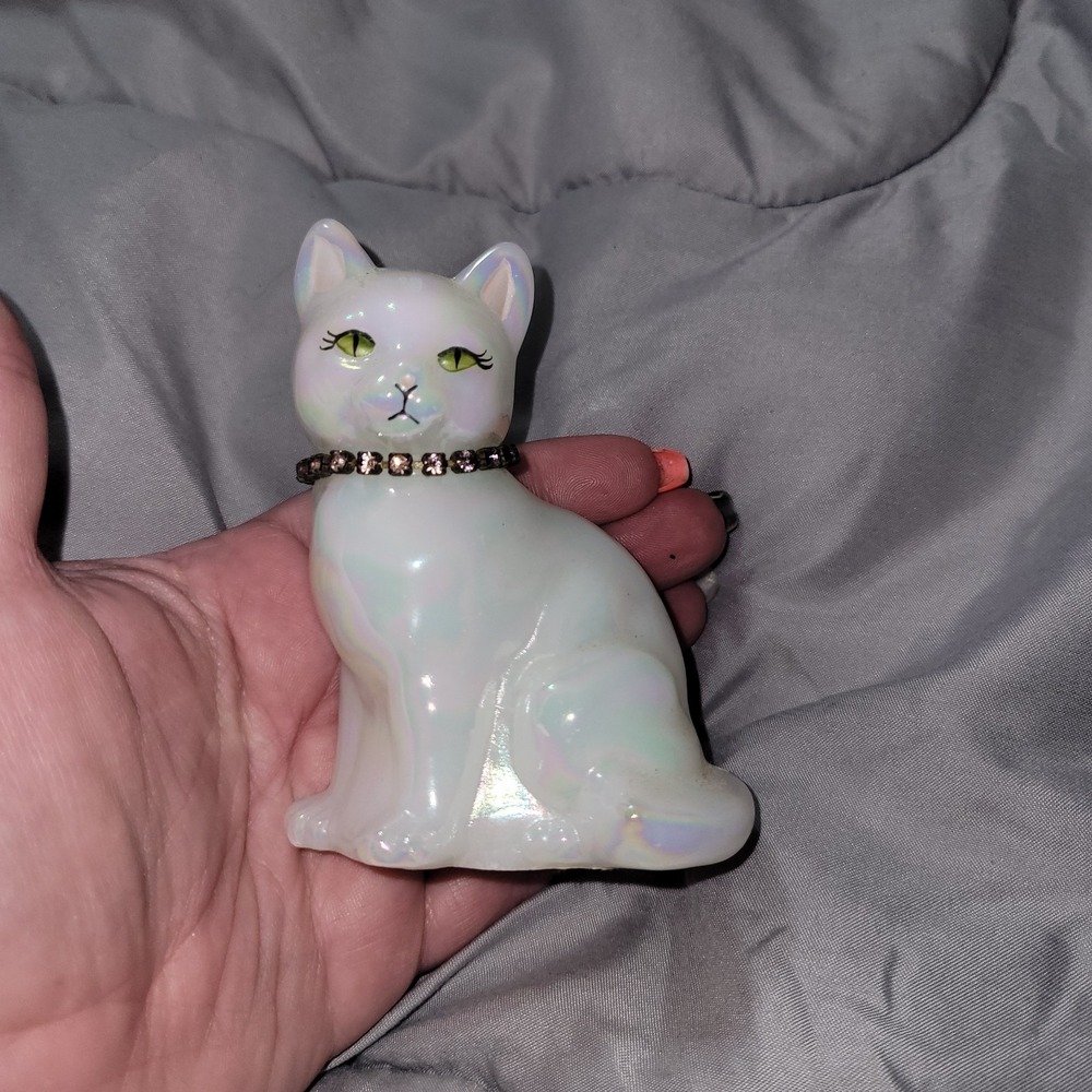 Fenton Irridescent Pearl White Cat Figurine Rhinestone Collar Signed